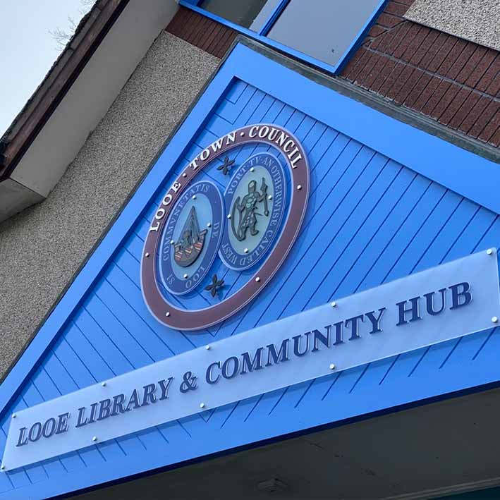Looe Library & Community Hub signs produced for Looe Town Council